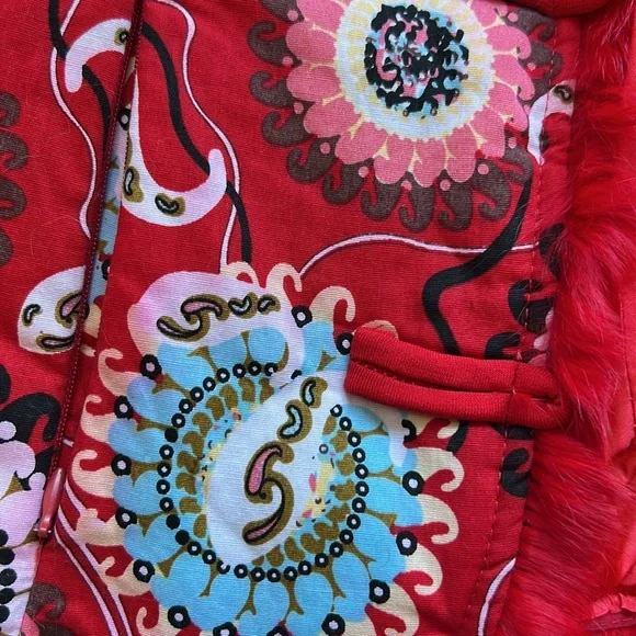 Patterned Fur-Lined Vest - Picture 5 of 6